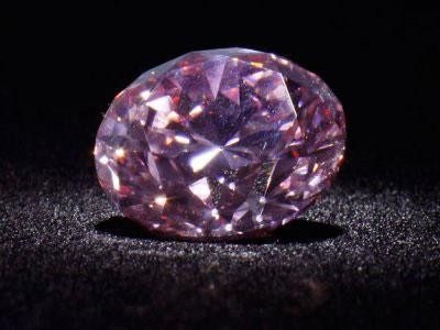 За $ 17,4 миллионов продан редкий розовый бриллиант
